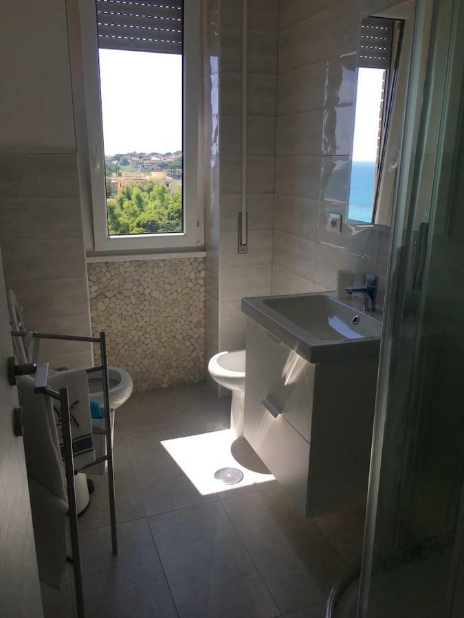 B&Blu Santa Marinella Luaran gambar